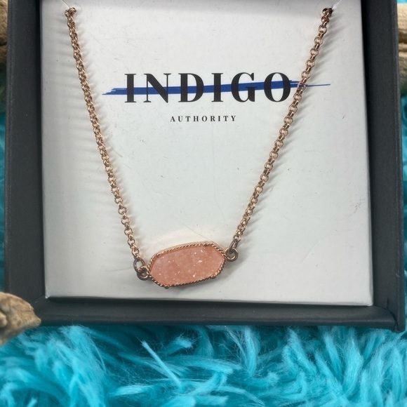 Indigo Authority Mika Peach Quartz Chain Bracelet sparkly sliding clasp gold - Picture 5 of 6